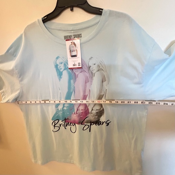Britney Spears Licensed Baby Blue Graphic Print Band Tee Shirt Women's XL (NWT) - Picture 9 of 9